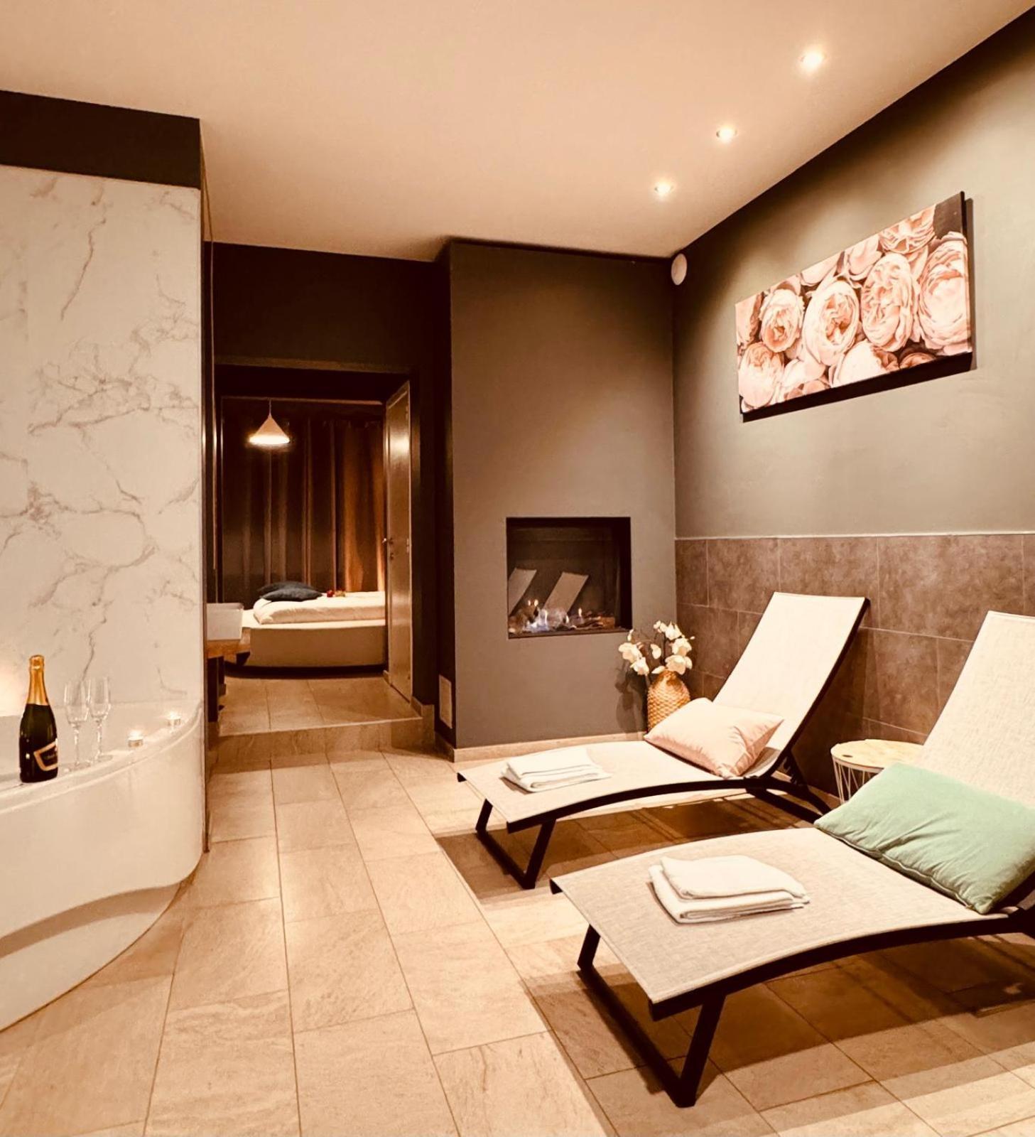 The Rose Suites Brygge Exteriör bild