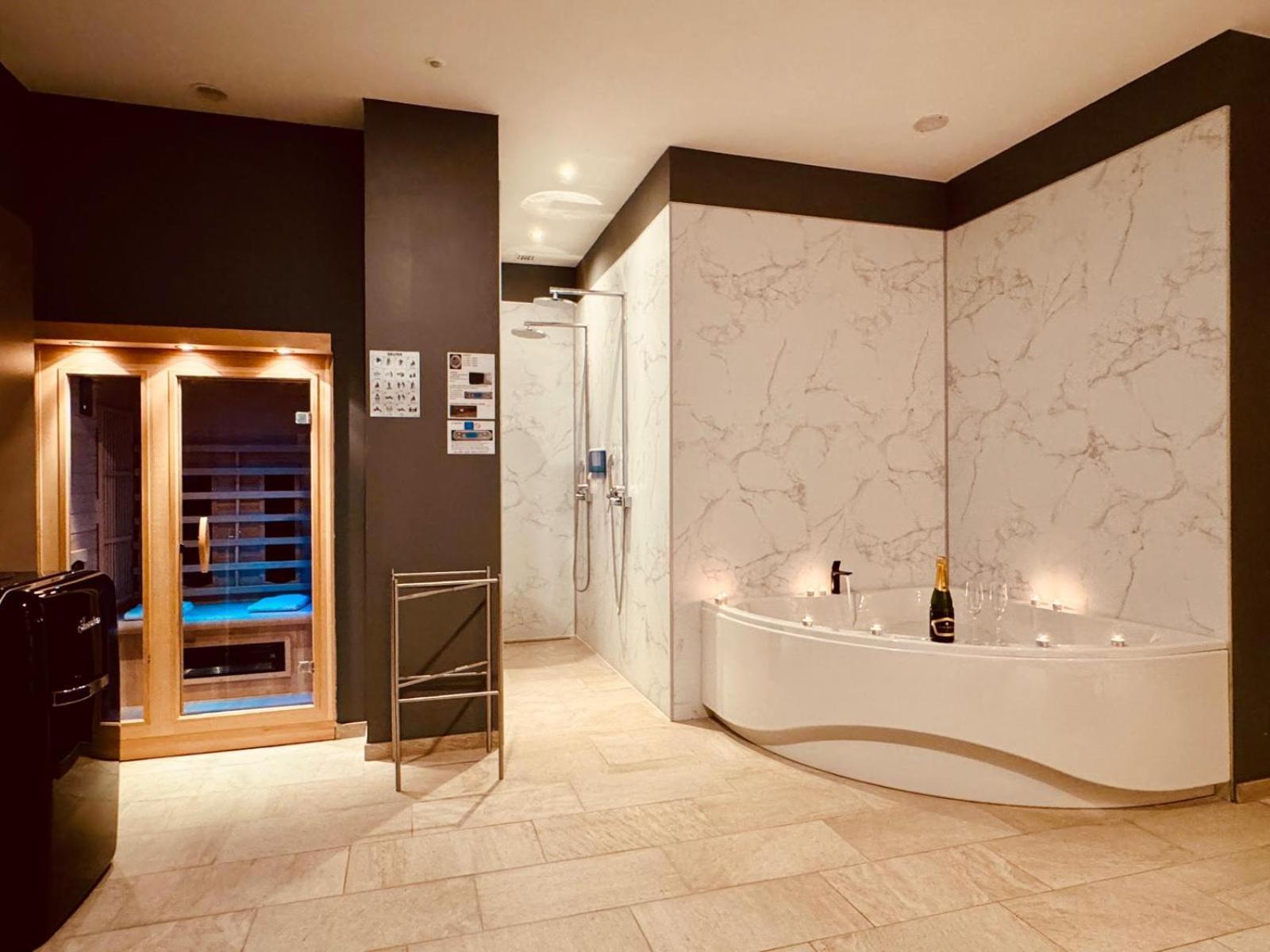 The Rose Suites Brygge Exteriör bild